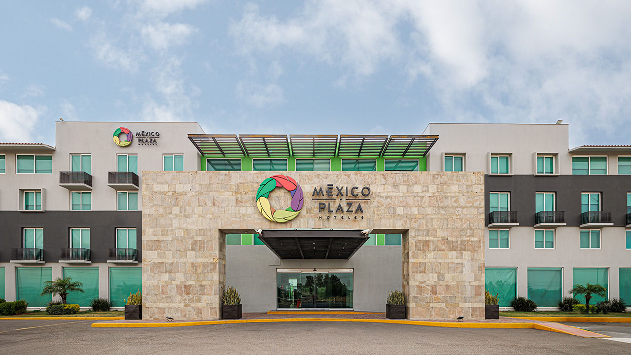 Entrada Hotel México Plaza Campestre