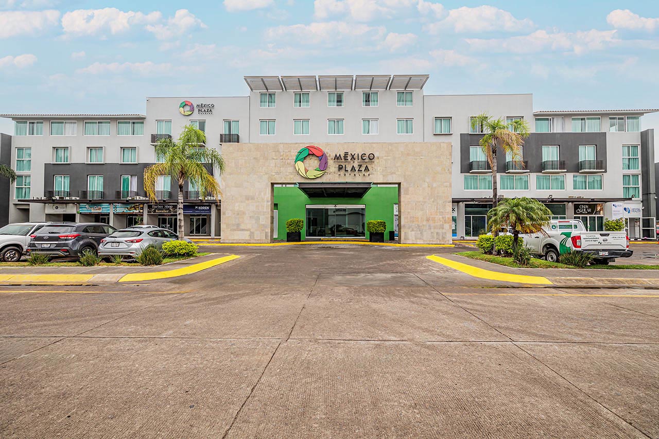Entrada Hotel México Plaza Campestre